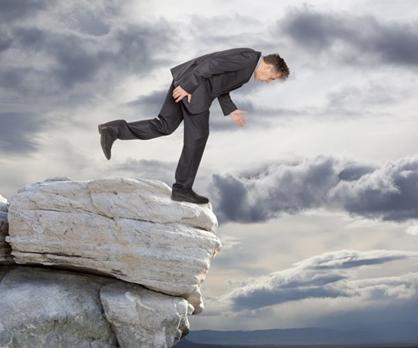 Gallup Economic Confidence Index Hits Lowest Point in 2016