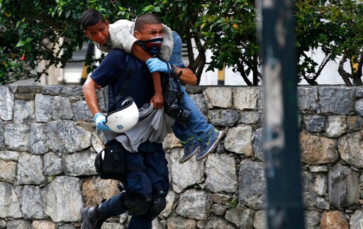 Pope Urges End to Venezuela Violence, Prays for Victims