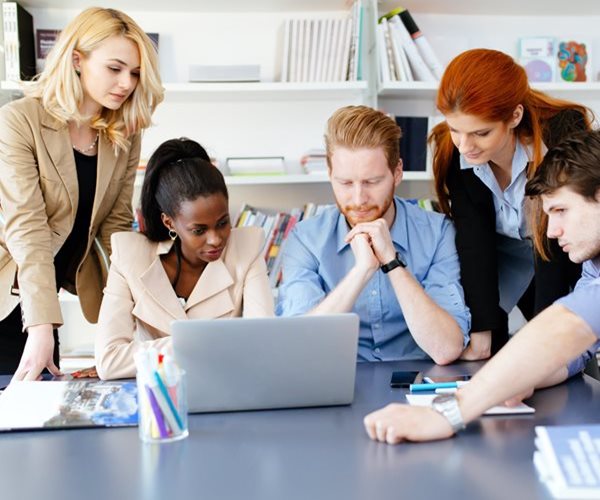 Gallup: Just 2 in 10 Employees Have a Work BFF