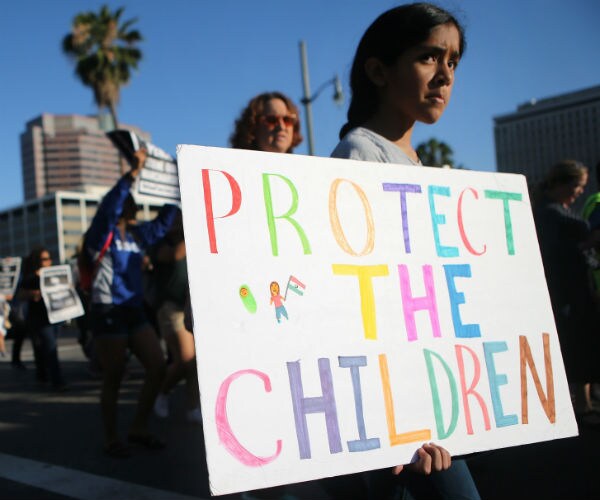 HHS: Congressional Visits to Migrants Wasting Resources