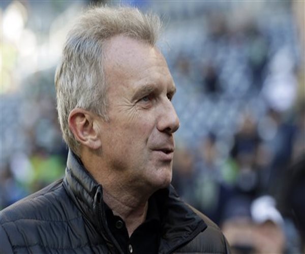 Joe Montana Fights Heart Disease With Diet and Exercise