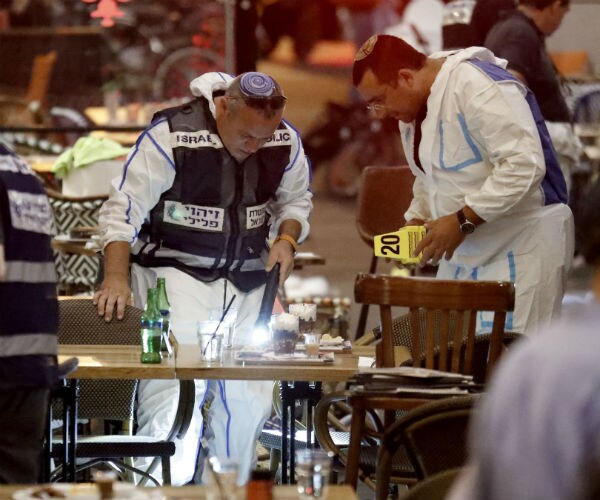 4 Dead, 6 Wounded in Shooting in Israeli Shopping Complex