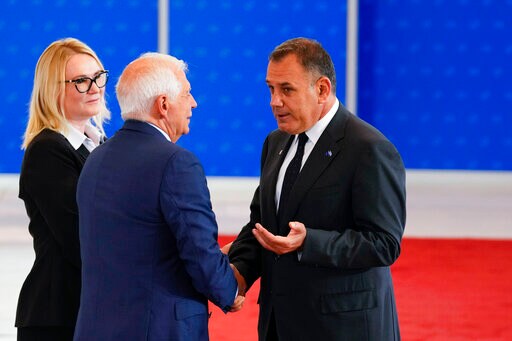 EU to Ramp up Arms Production, Eyes Ukraine Army Training