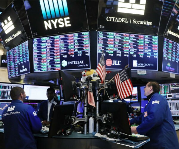 Stocks Rally as Dollar Gains, Treasuries Slip