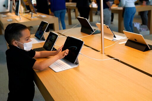 Italian Competition Watchdog Fines Apple, Amazon $225M