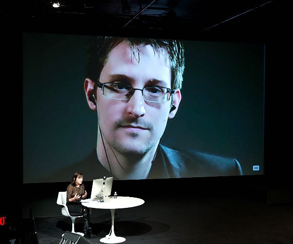 Ex-CIA Head Woolsey: Hang Snowden 'By the Neck' If Convicted for Treason