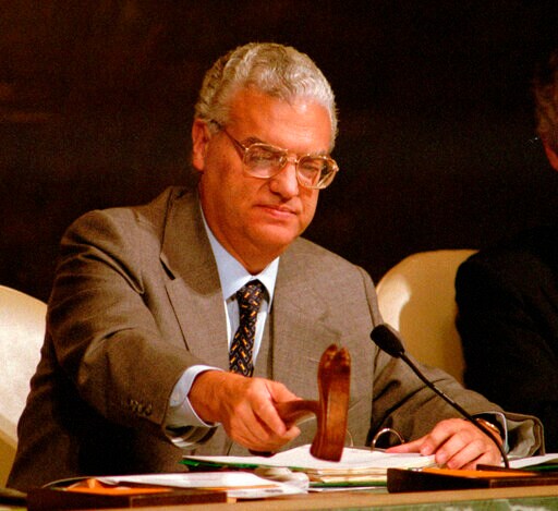 Freitas Do Amaral, a 'father' of Portuguese Democracy, Dies