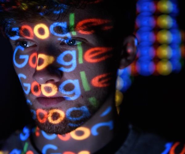 Big Tech See-Saw Flips Positive, Yen Swings Wildly