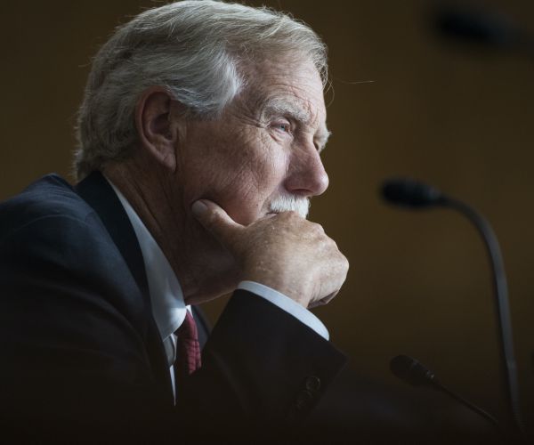 Senator Tells VP Failed Virus Testing Is 'Dereliction'