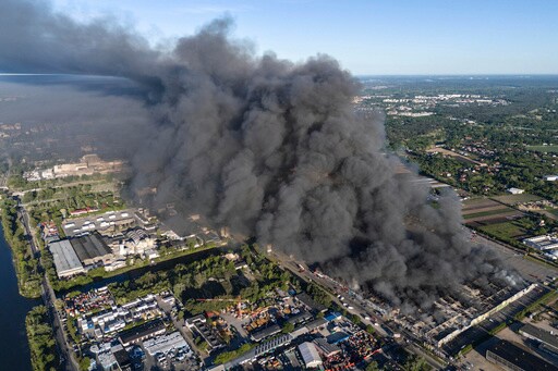 A Fire Burns Down a Shopping Complex Housing 1,400 Outlets in Poland's Capital