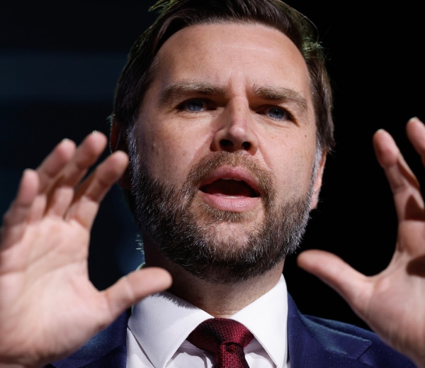 With Iran Balking at Talks, Vance Pauses Pakistan Trip