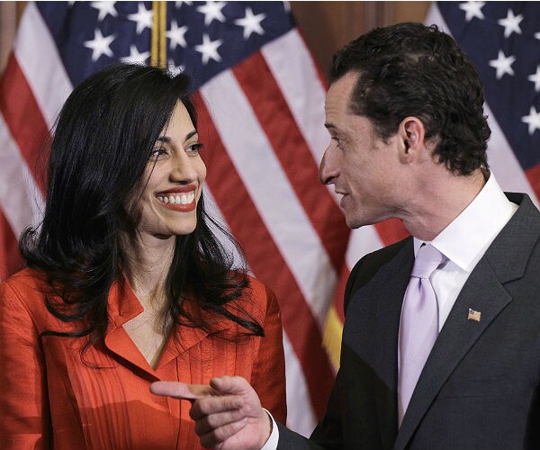 Weiner Sexting Scandal Could Potentially Damage Clinton Campaign