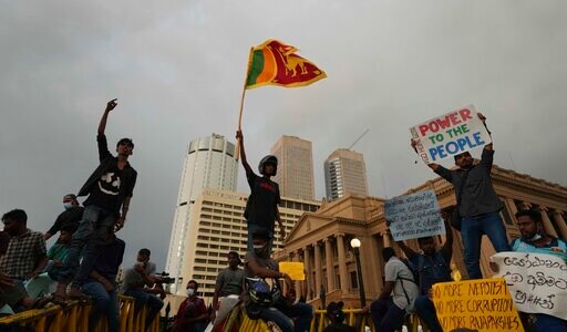 Pressure Mounts on Sri Lanka Leader to Quit as Crisis Grows