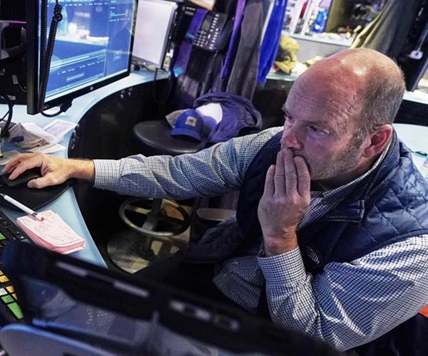 World Stocks at Record High as Earnings Hopes Offset Trade Angst