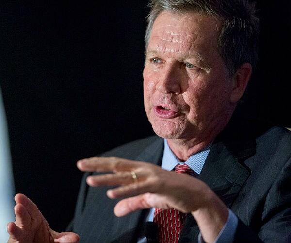 Kasich: Tried to Advise Hillary on Healthcare, but 'She Didn't Pay Attention'