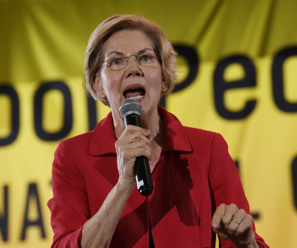 Warren Beats Sanders in Progressive New Hampshire Straw Poll
