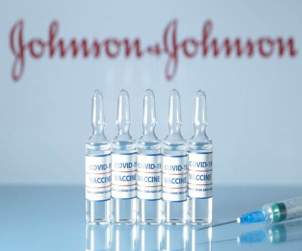 Futures Edge Higher on Boost from J&J, Tech Stocks 