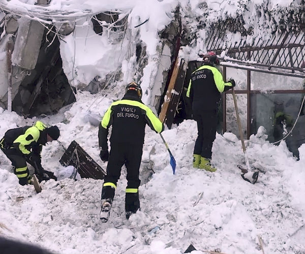 8 Reported Alive in Rubble of Italian Hotel Hit by Avalanche