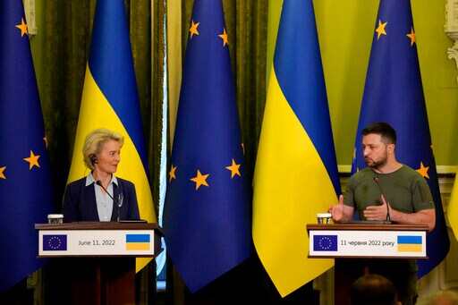 European Union Leaders Set to Grant Ukraine Candidate Status