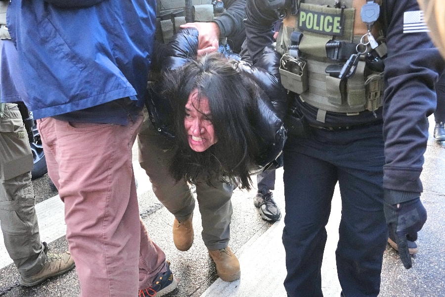 WH Appeals Limits on Agents' Tactics Toward Minnesota Protesters