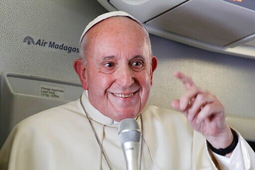 Pope Says US Critics Use 'rigid' Ideology' to Mask Failings