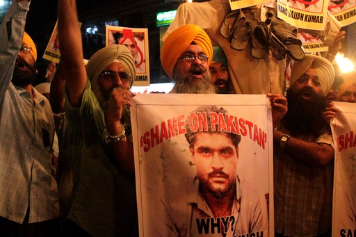 Pakistan Investigating the Shooting Death of a Suspect in the 2013 Killing of an Accused Indian Spy