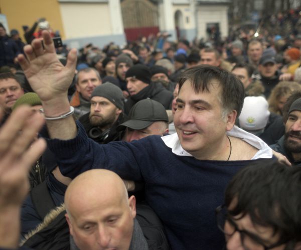 Mikheil Saakashvili Freed From Ukraine Police Van by Crowd