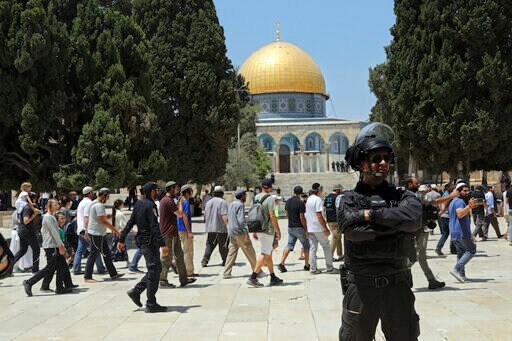 Hundreds of Jews Visit Contested Holy site in Jerusalem