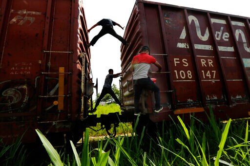 Mexico Stages Raid on Train, Detains Dozens of Migrants