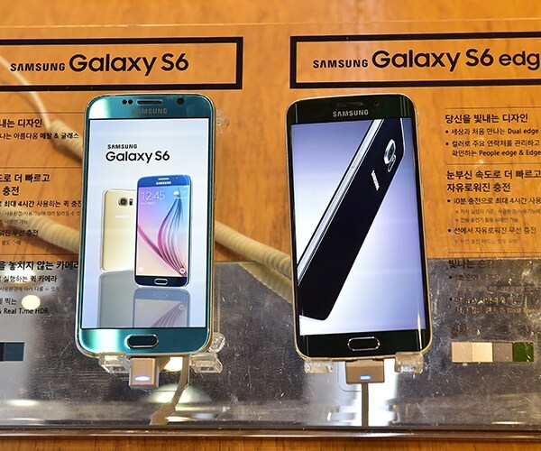 Galaxy S6 Fails to Reverse Profit Decline at Samsung
