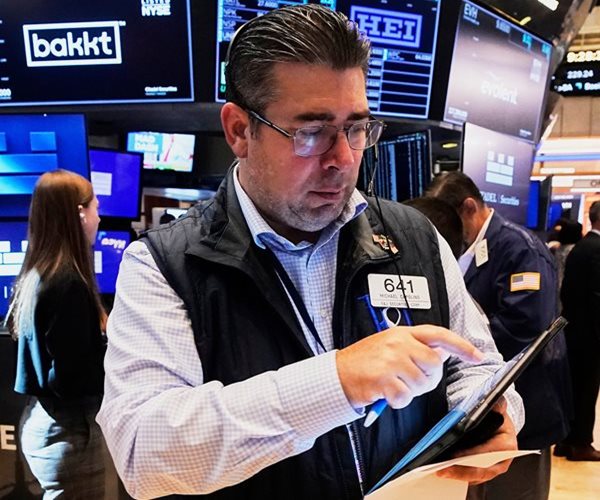 Equities Retreat as Powell Chills Fed Sept Cut Hopes