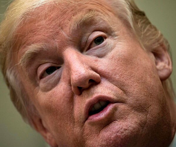 Golf Journalist: 8 or 9 People Heard Trump Say WH a 'Dump'