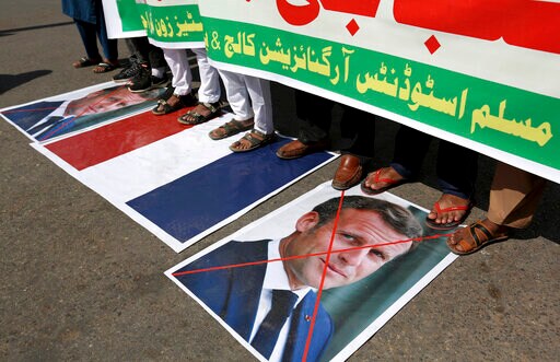 As Anger Rises, Thousands of Muslims Protest French Cartoons