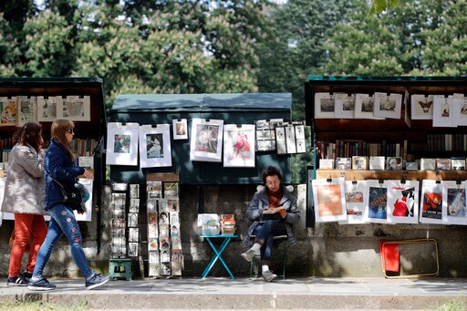 President's Intervention Keeps Paris' Riverside Bookstalls in Place for the Olympics