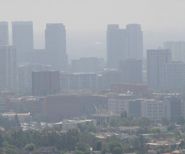air pollution in downtown Los Angeles