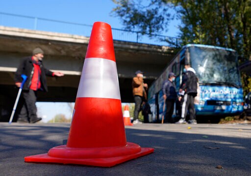 Belgrade's Homeless Can Shower, Get Aid in Mobile Bus Center