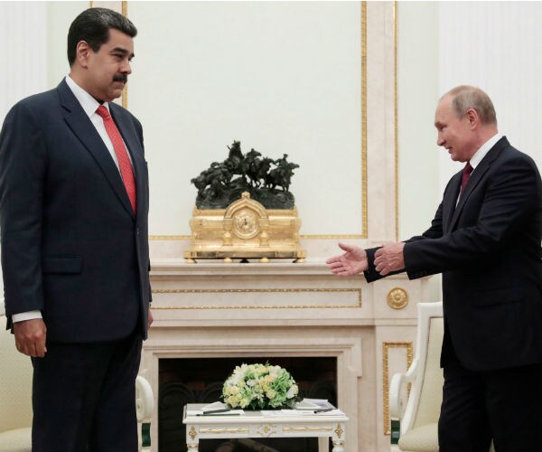 maduro and putin at the kremlin