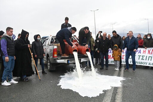 Greek Farmers Threaten to Block Highways in Energy Protest