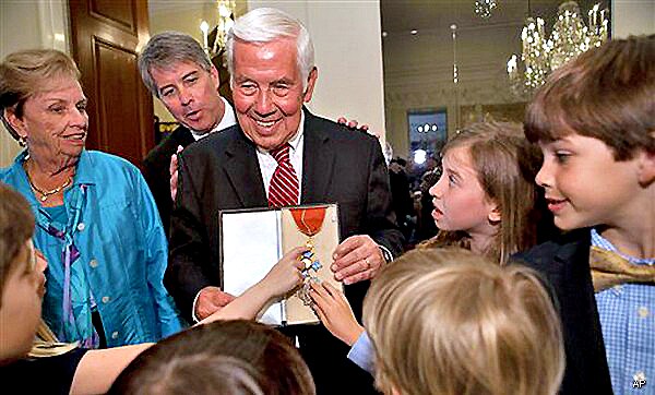 Former Sen. Lugar to be Knighted by the British