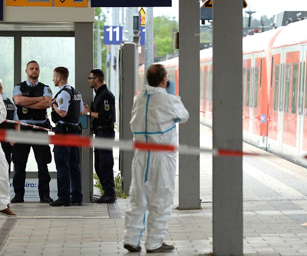 Germany: 1 Dead, 3 Wounded in Stabbing at Train Station