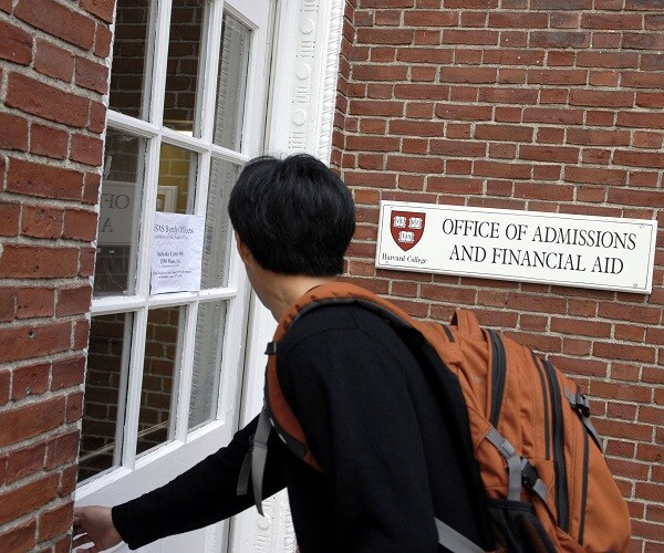 Asian-Americans Suing Harvard Reopen Awkward Debate