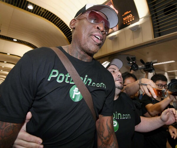 Report: Dennis Rodman Invites Michael Strahan to North Korea