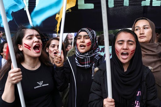 EU Asylum Applications Drop to Pre-migrant Wave Levels