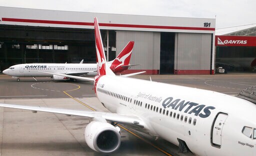 Qantas Grounds 3 Boeing 737s Due to Hairline Cracks