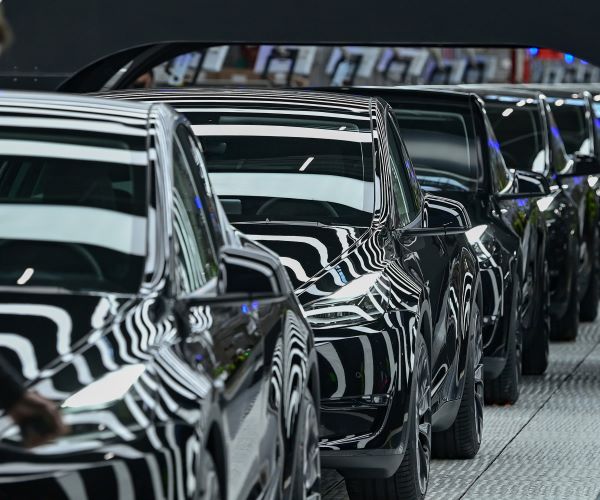 US Investigates California Tesla Crash That Killed Motorcyclist