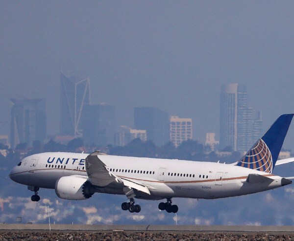 Federal Judge Upholds United Airlines' Worker Vax Mandate