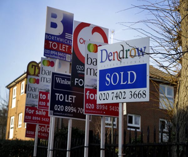 UK Leader May: Brexit Critics Risk Damaging UK Democracy