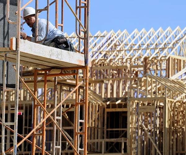 US Construction Spending Unexpectedly Falls in January