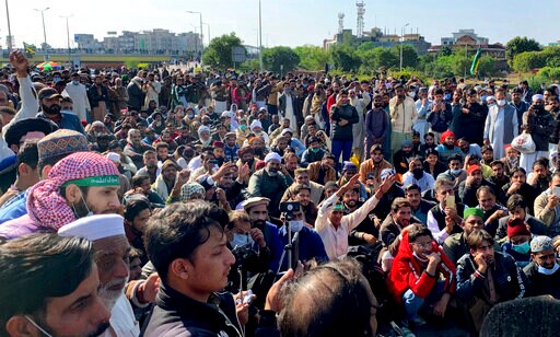 Islamist Sit-in outside Pakistani Capital Targets France