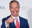 NatWest Apologizes to Nigel Farage for Closing Accounts